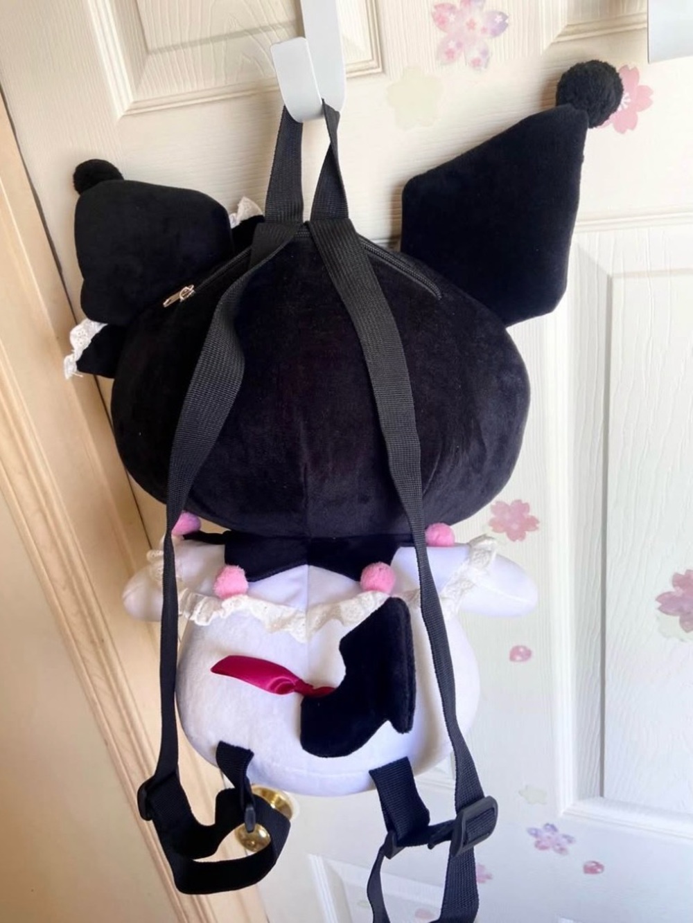 Kuromi plush backpack - Picture 2 of 4